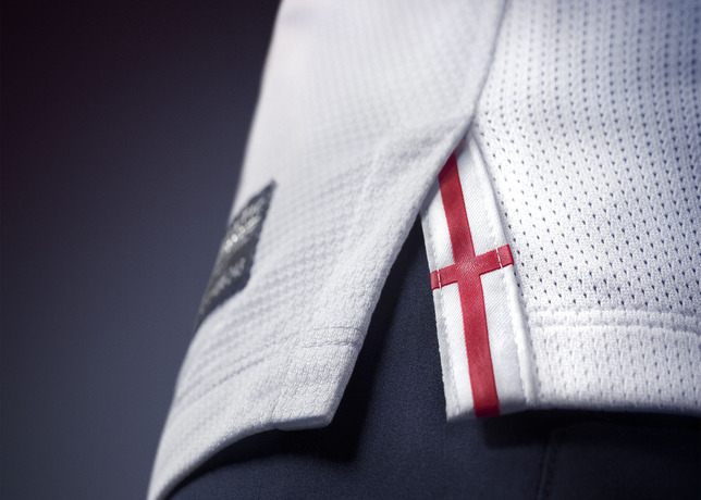 Drapeau anglais sur le nouveau maillot Nike de l'Angleterre