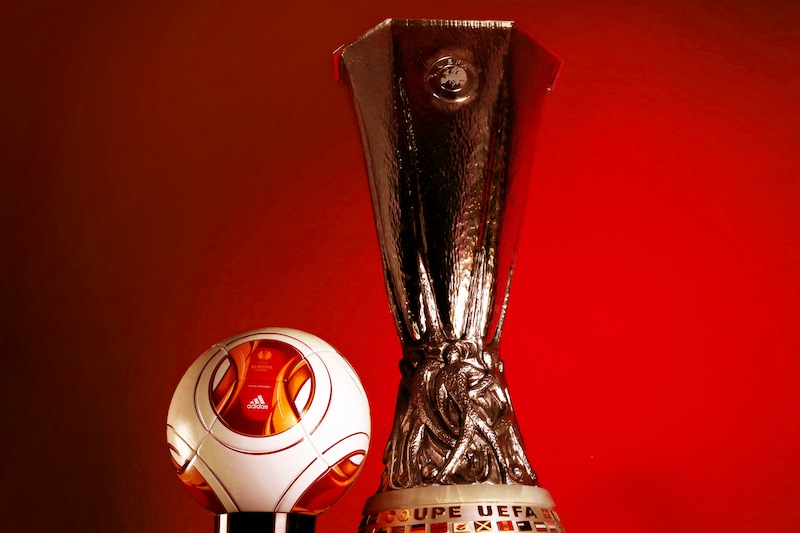 ballon et trophée de l'europa league