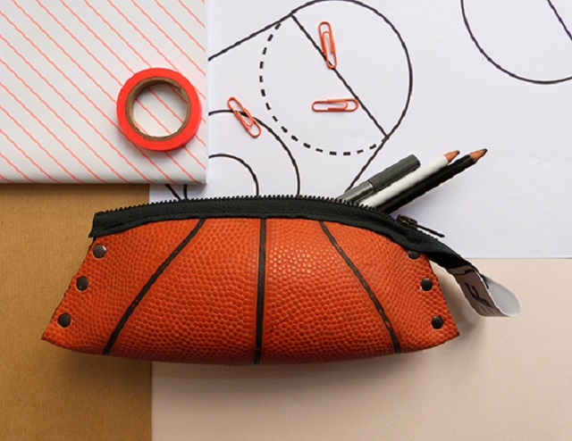 Reversible-eco-design-trousse-ballon-basket (1)