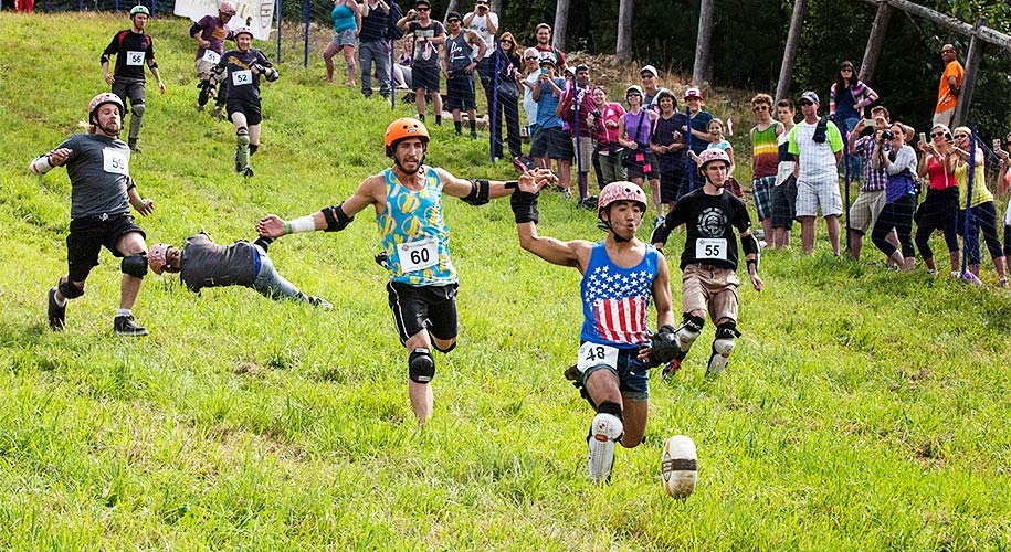 sport-insolite-cheese-rolling