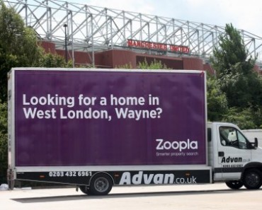 Zoopla poste un camion devant Old Trafford